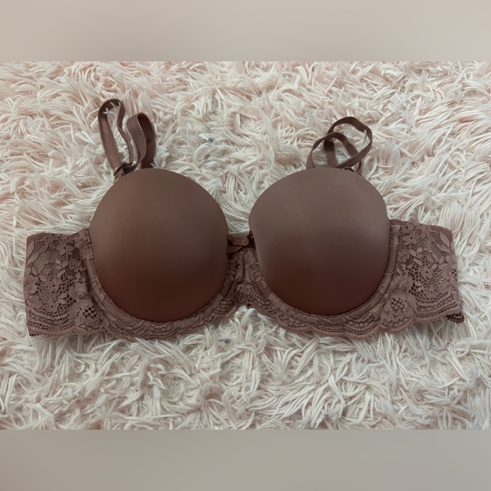 Victoria’s Secret dream angels bra with removable straps.